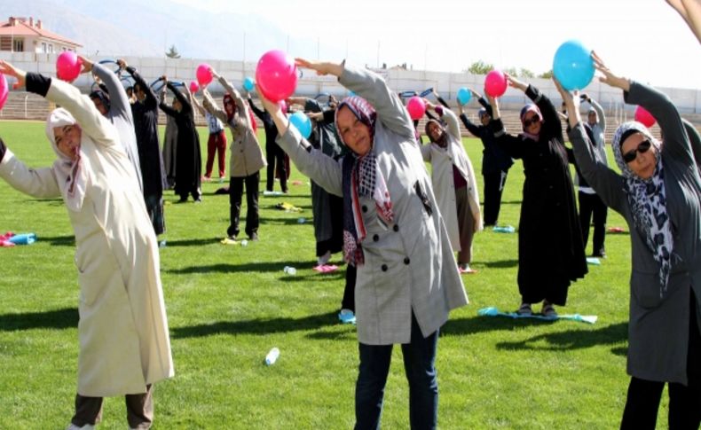 Ev hanımları stadyuma taşındı