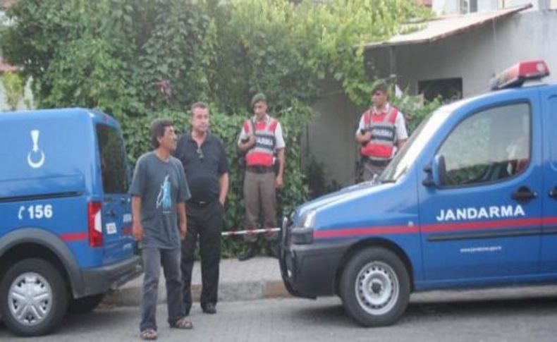 Evinde öldürülen adamın birlikte yaşadığı kadın kayıp