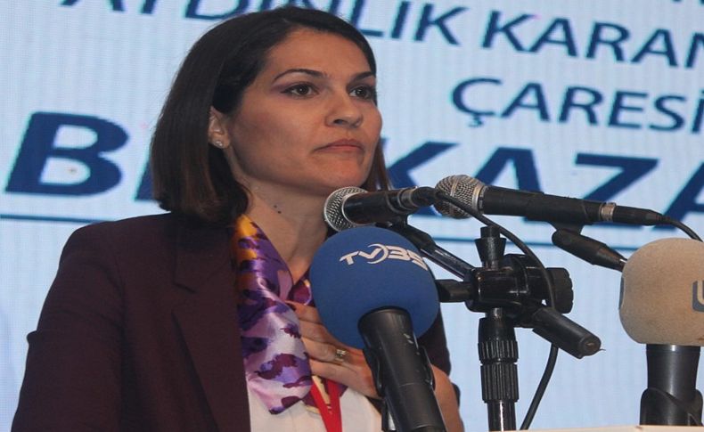 CHP İzmir İl Kongresi'nde Ezgi Deniz Urunga aday olamadı