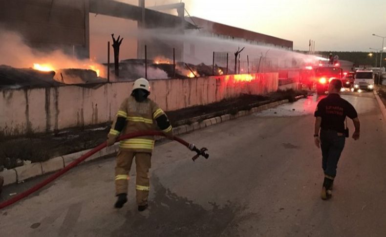 Fabrikada çıkan yangın korkuttu