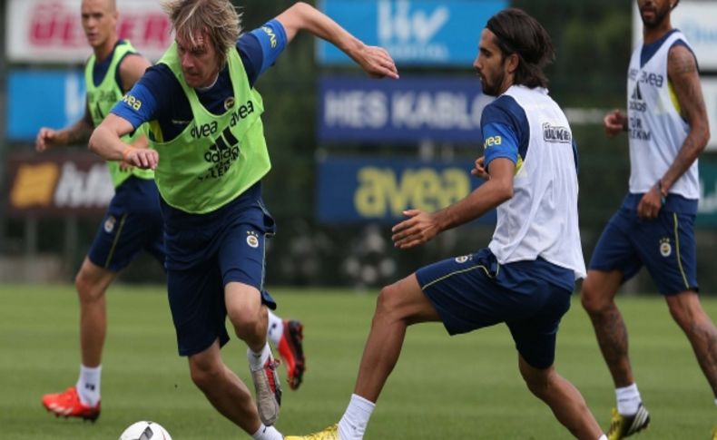 Fenerbahçe'de Eskişehirspor maçı hazırlıkları moralsiz başladı
