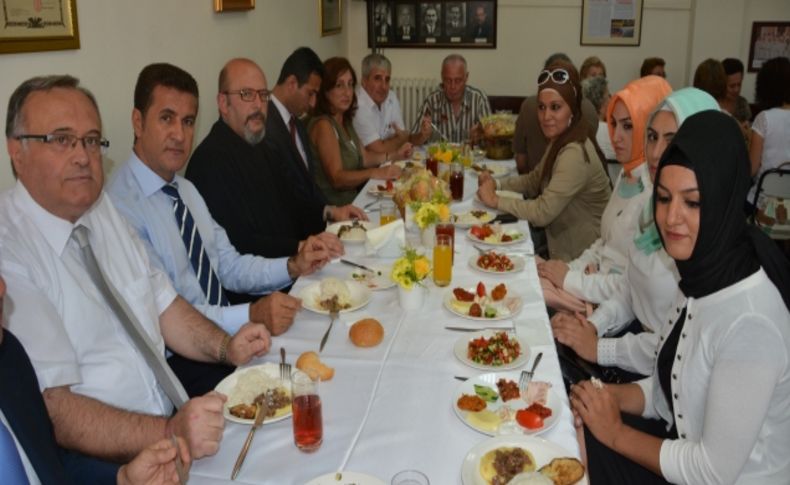 Feriköy Kilisesi'nde bayram yemeği