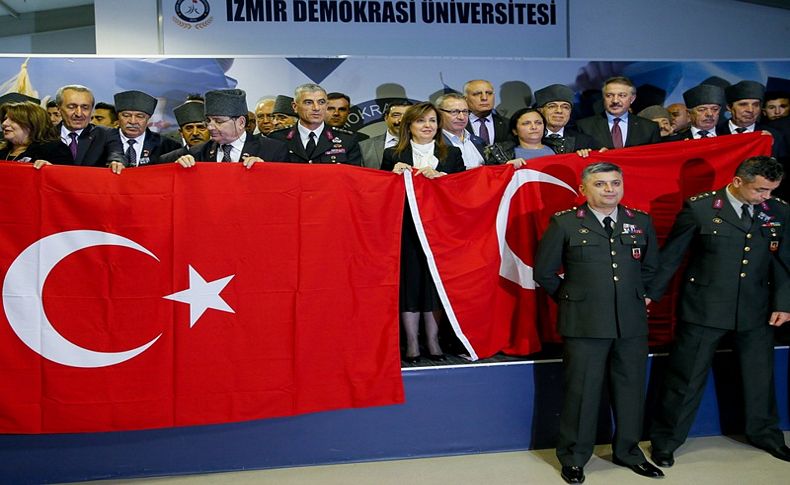 Fethi Sekin Demokrasi ve Kahramanlık Ödülleri sahiplerini buldu