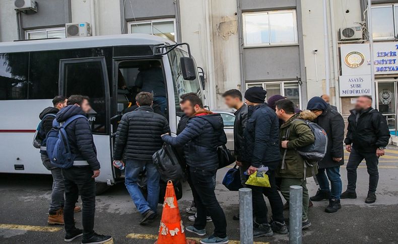 FETÖ'nün TSK yapılanmasına yönelik İzmir merkezli operasyonda 62 tutuklama