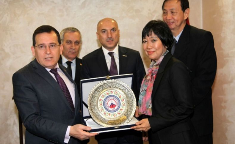 Filipinler Büyükelçisi Alarilla, işadamlarını ülkesine yatırıma devam etti
