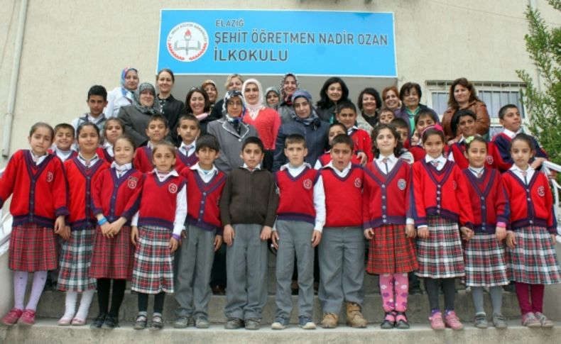 Fırat Üniversite Kadınlar Kolu'ndan öğrencilere yardım