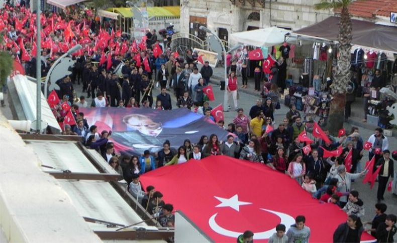 Foça Atatürk'ü unutmadı