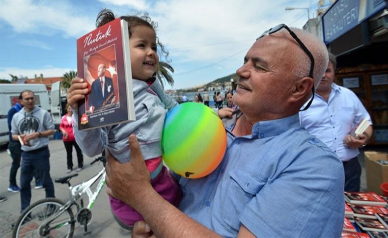 Foça Belediyesinden anlamlı hediye