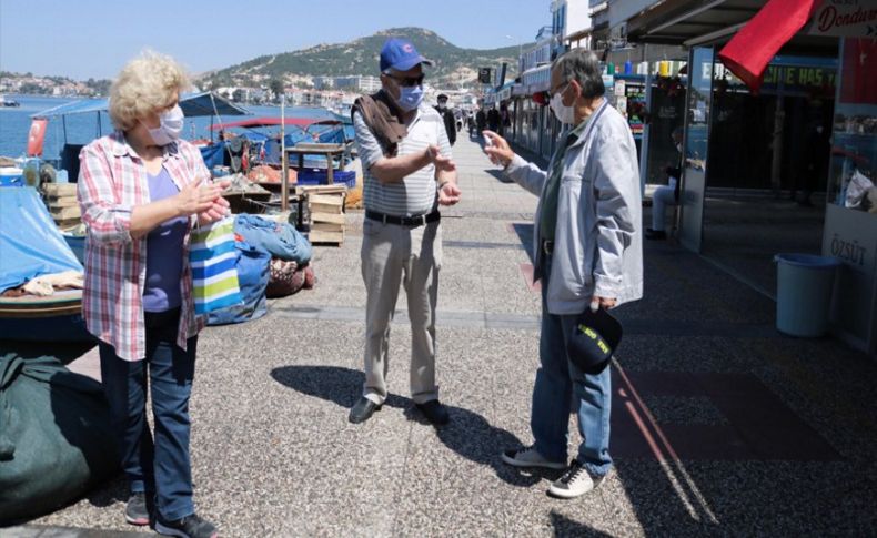 Foça'da 65 yaş ve üzerinin çifte mutluluğu