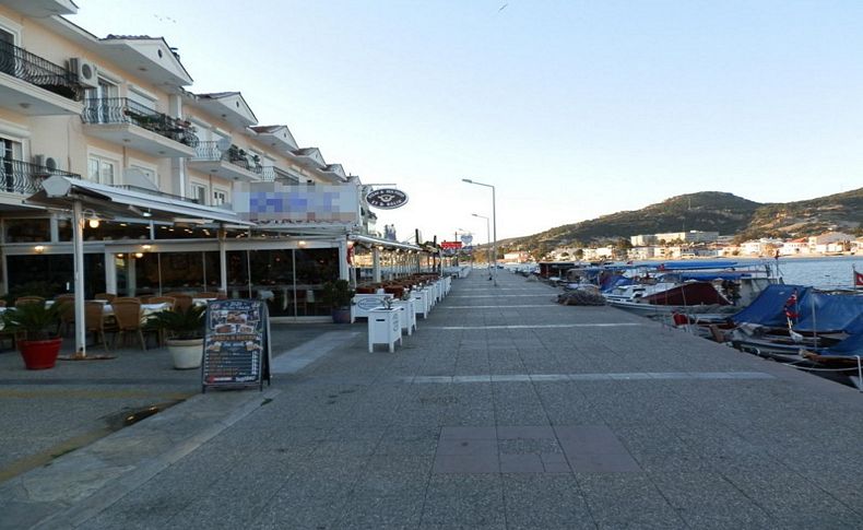 Foça'da cadde ve sokaklar boş