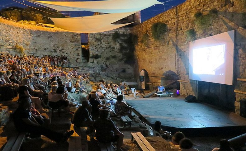 Foça’da kış sineması günleri