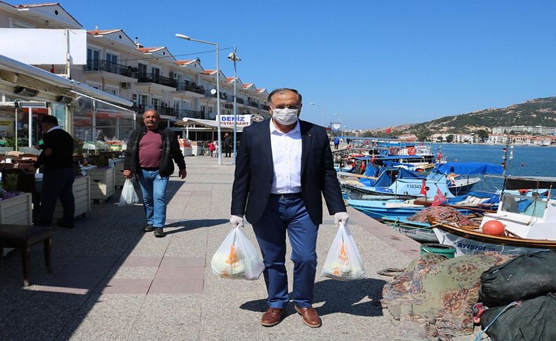 Foça'da koronavirüse karşı yardımlaşma