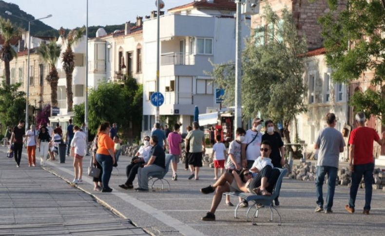 Foça'da normali andıran ilk yoğunluk!