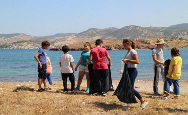 Foça'da yelkencilerden örnek kamp