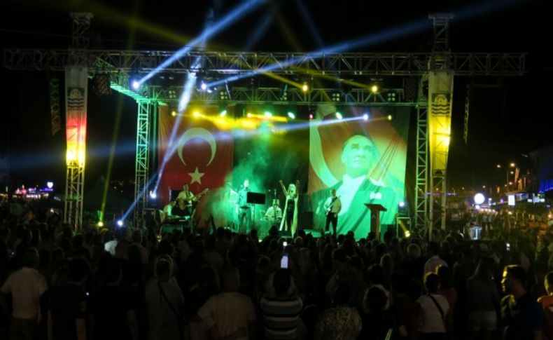 Foça festivalinde kardeşlik rüzgarı