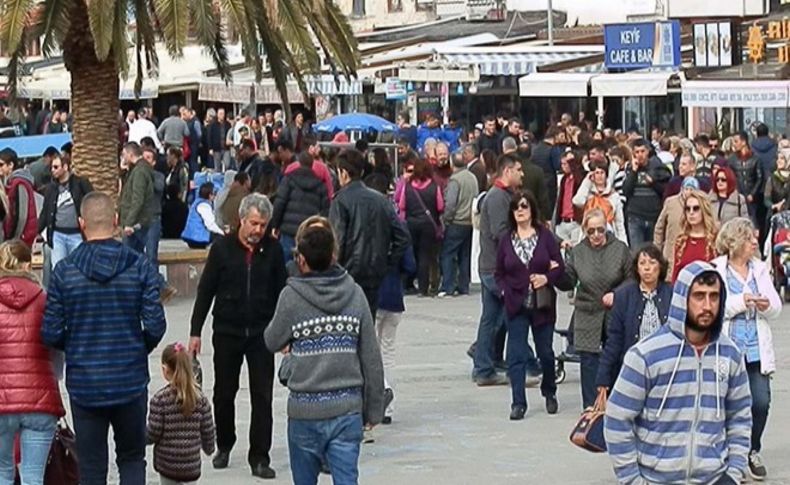 Foça kış ortasında yaz sezonunu yaşadı