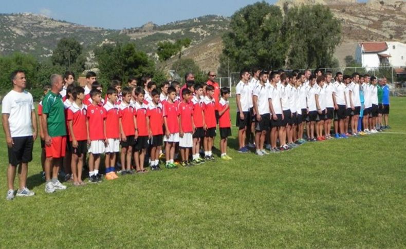 Foça Belediyespor şampiyonluk aşkıyla