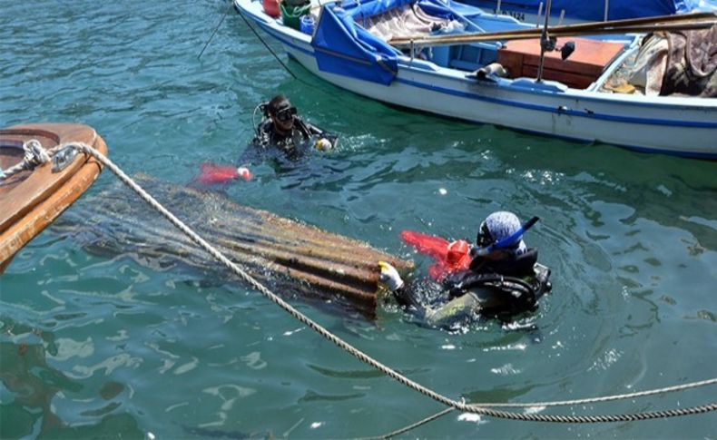 Foça'da sualtı ve kıyı temizliği yapıldı