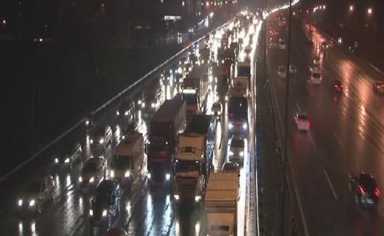 Fsm Girişinde Trafik Çilesi