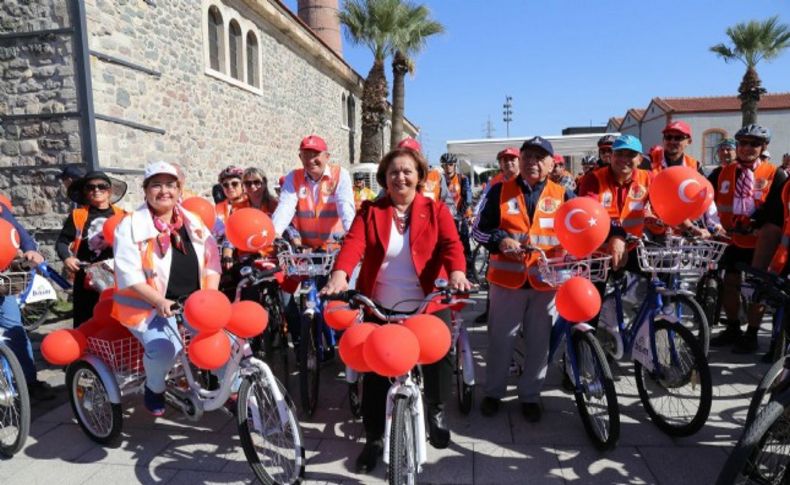 Gazeteciler Cumhuriyet için pedal bastı