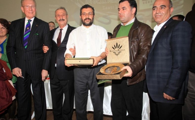 Gazeteciler Mumcu’yu Karabağlar’da andı