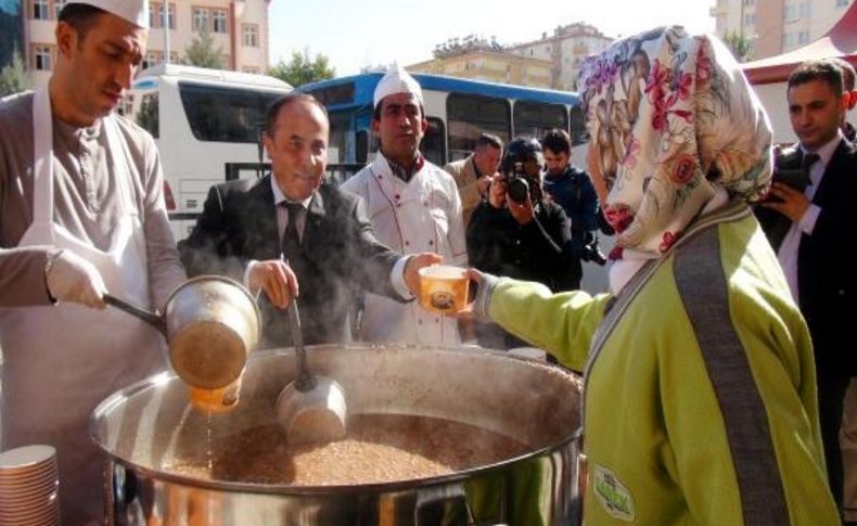 Gaziantep'te 900 Suriyeli'ye Aşure Ikrami