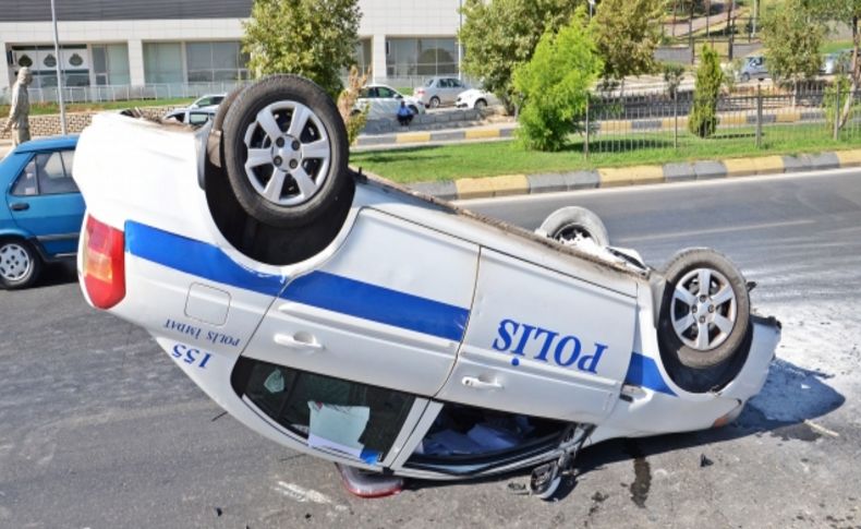 Gaziantep’te polis aracı takla attı
