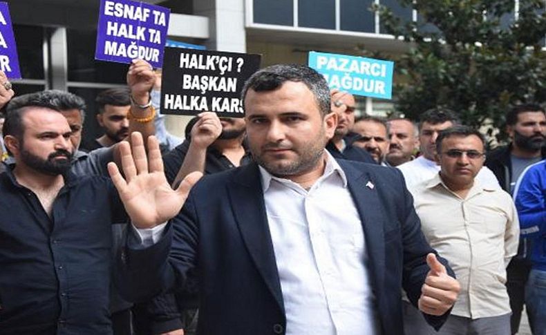 Gaziemir'de pazarcıların eğimli geçit isyanı!