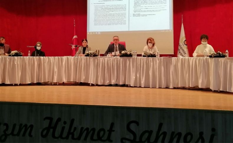 Gaziemir meclisinde ‘diktatör’ krizi: CHP’li Çağlarsu’dan Başkan Arda’ya ‘Hitler’ göndermesi