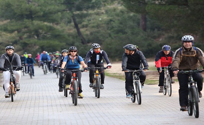 Gaziemirliler yeni yıl için pedalladı