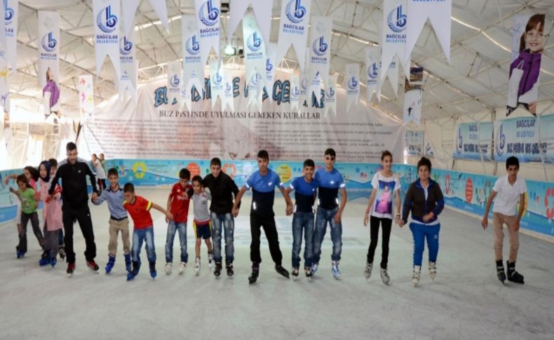 Gençleri spora yöneltmek, çevreye duyarlı kılmak için buz pateni pisti açtı