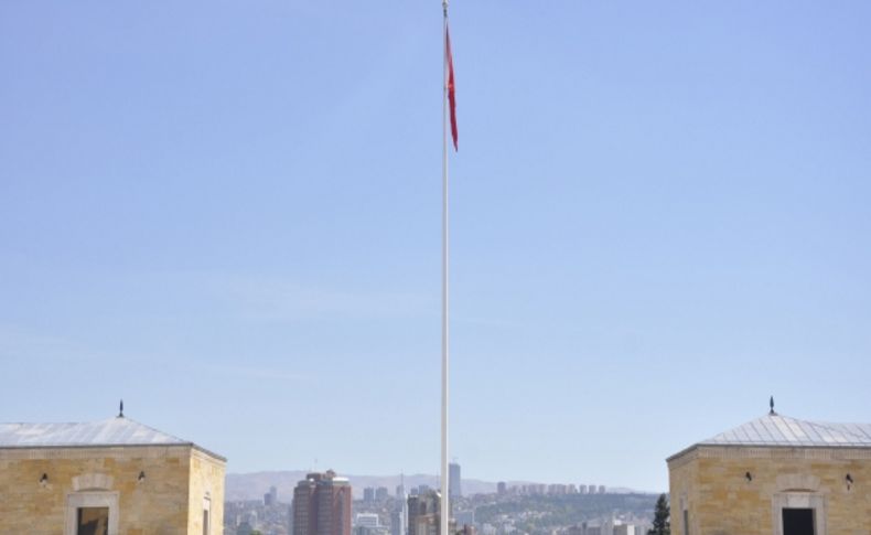 Genelkurmay: Anıtkabir bayrak direği meteorolojik etkilerden zarar gördü