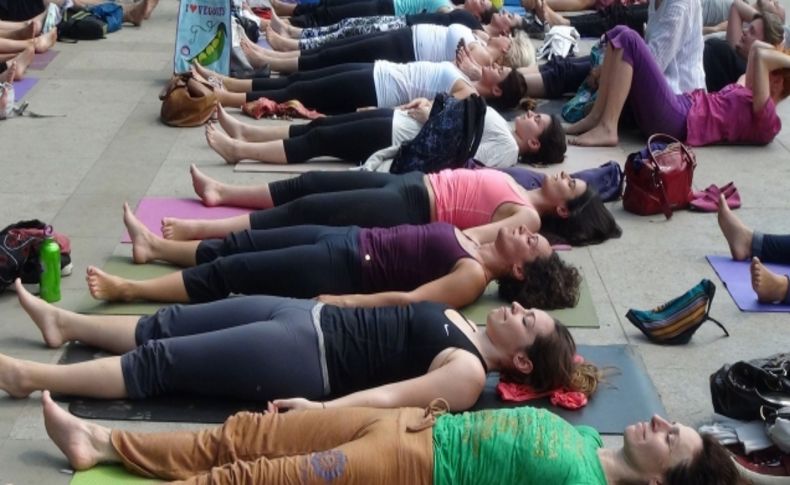 Gezi Parkı’nda yoga yaptılar