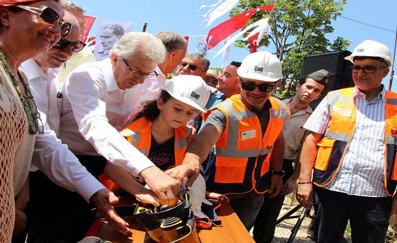 Gölcük Otel'in yeniden yapılması için ilk harç döküldü