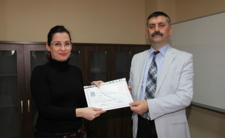 Gönüllü itfaiyeciler sertifikalarını aldı