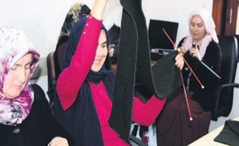 Görme engelli kadınlar gönül gözüyle ördüler