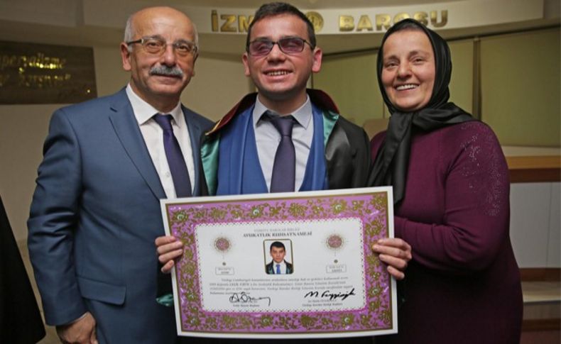 Görme ve işitme engelli Celil avukat oldu