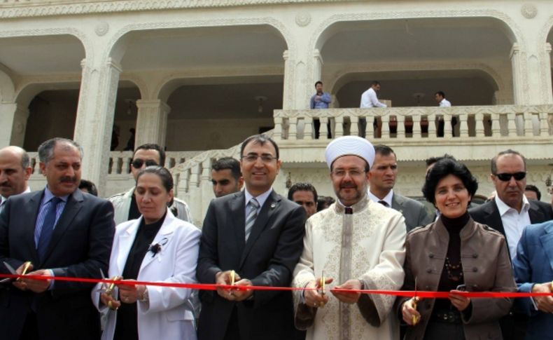 Görmez, Diyarbakır'da Hacı Mustafa Uzan Camii’ni hizmete açtı