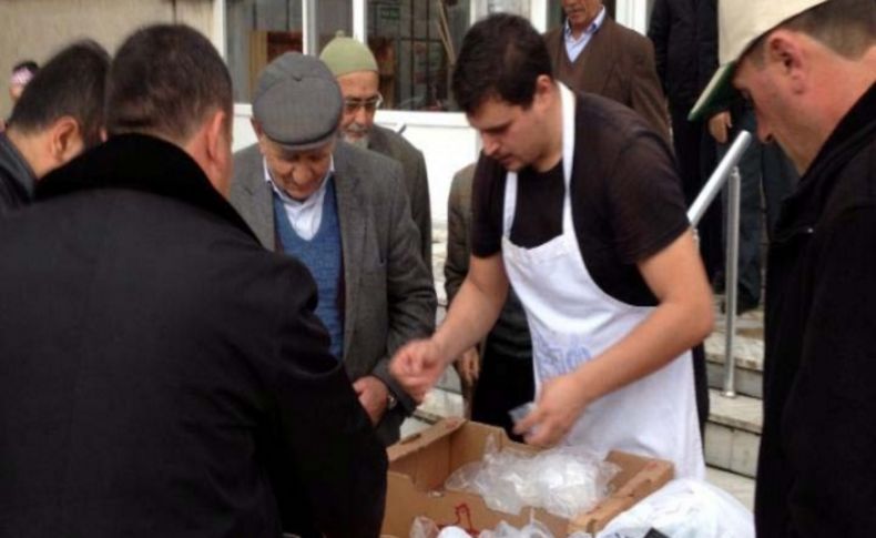 Görükle Tarım Kredi, aşure dağıttı