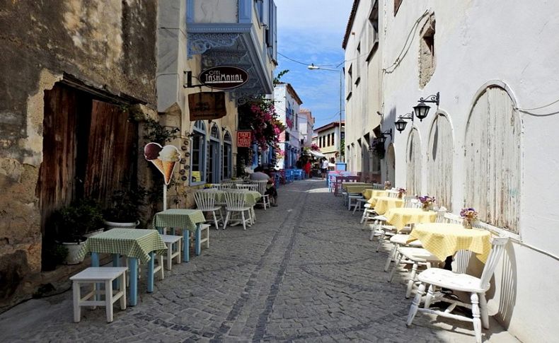 Gözde tatil bölgelerinde sokaklar bomboş kaldı