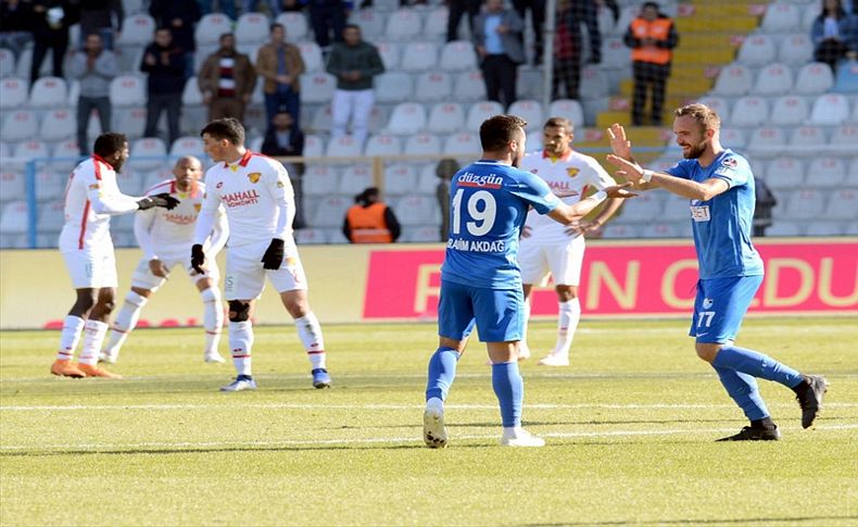 Göztepe okyanusu yüzüp derede boğuldu