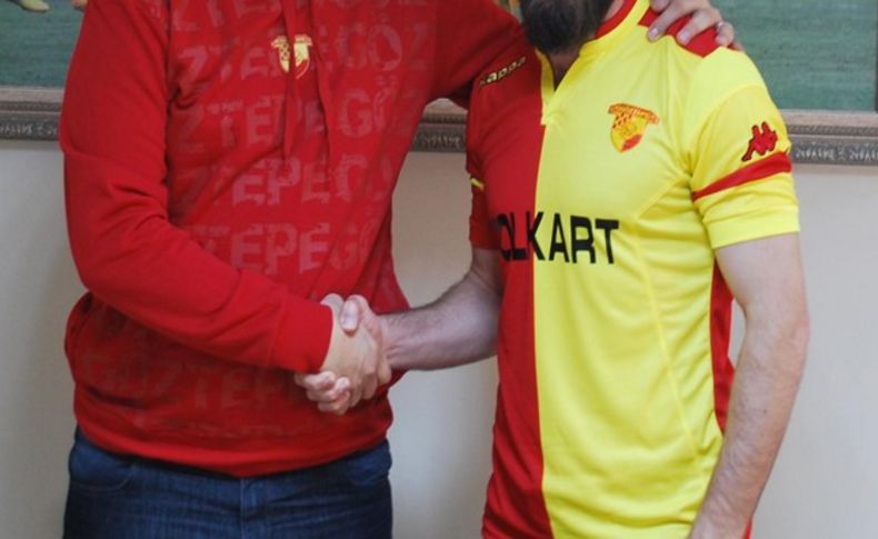 Göztepe'den çifte imza