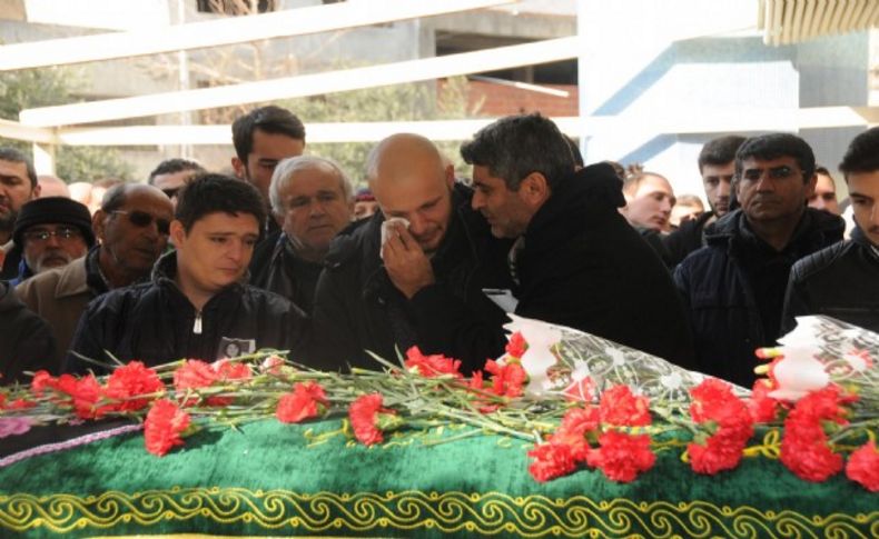 Göztepeli Gökhan'dan annesine gözü yaşlı veda