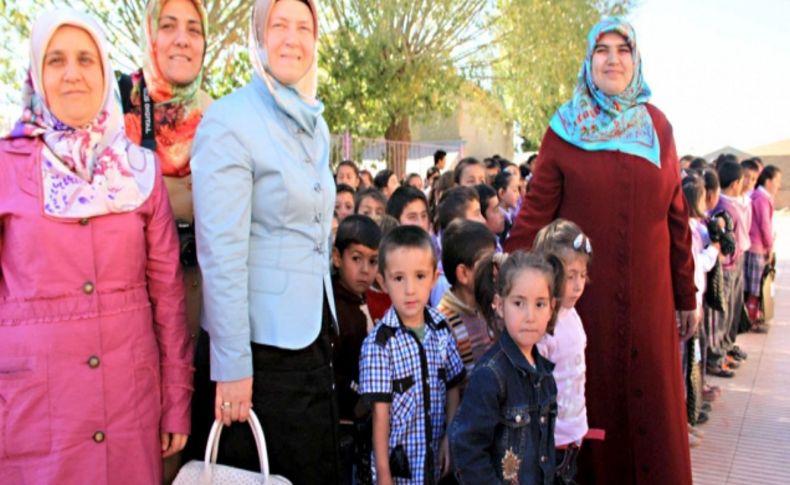 GÜL-DER, köy okulunda öğrenciler ve anneleriyle buluştu