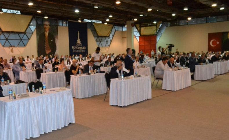 Gündem dışı konuşma teamülleri yine ipleri gerdi: Soyer’e ‘antidemokratik’ suçlaması
