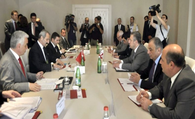 Gürcistan ve Türkiye'nin ekonomi bakanları araya geldi
