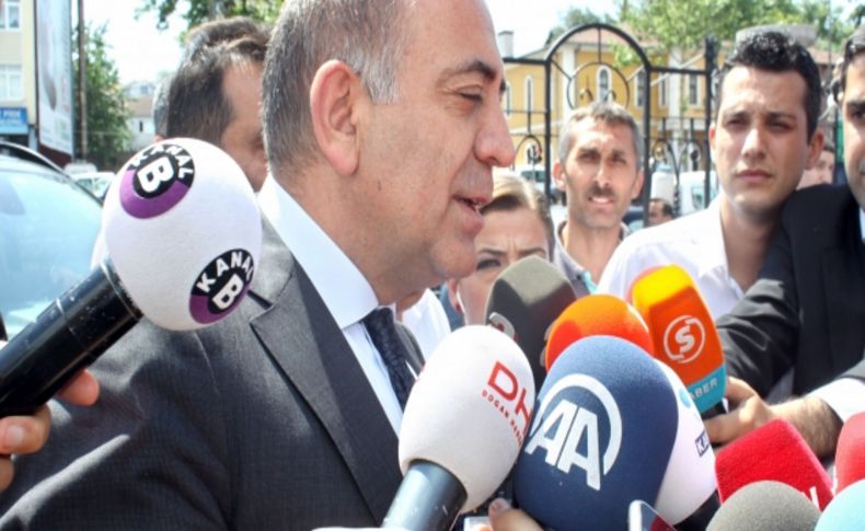 Gürsel Tekin: Başbakan'ın Kılıçdaroğlu'na dava açması anlamsız