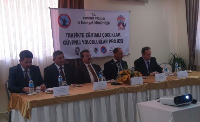 Güvenli yolculuk için çocuklara trafik eğitimi