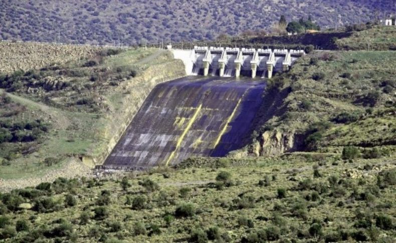 Güzelhisar Barajı'nda su seviyesi gün geçtikçe düşüyor