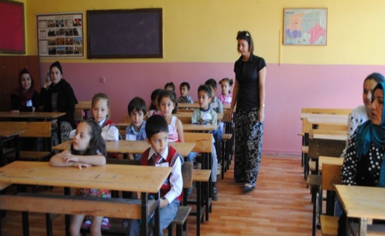 Hakkari‘de minik öğrenciler dersbaşı yaptı